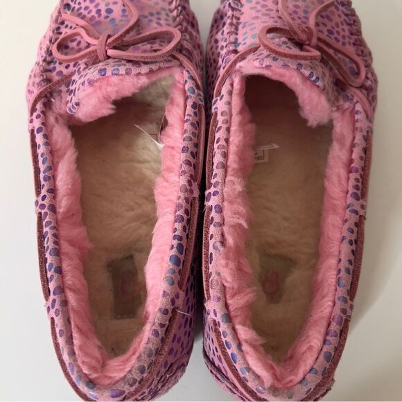 UGG Girls Dakota Spots Pink Iridescent Rainbow Dots Moccasin Slippers Size 6 - Picture 7 of 12